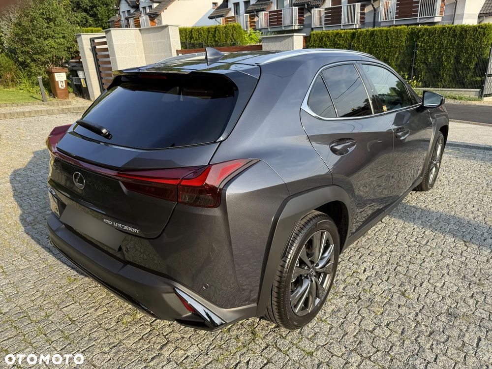 Lexus UX - 7