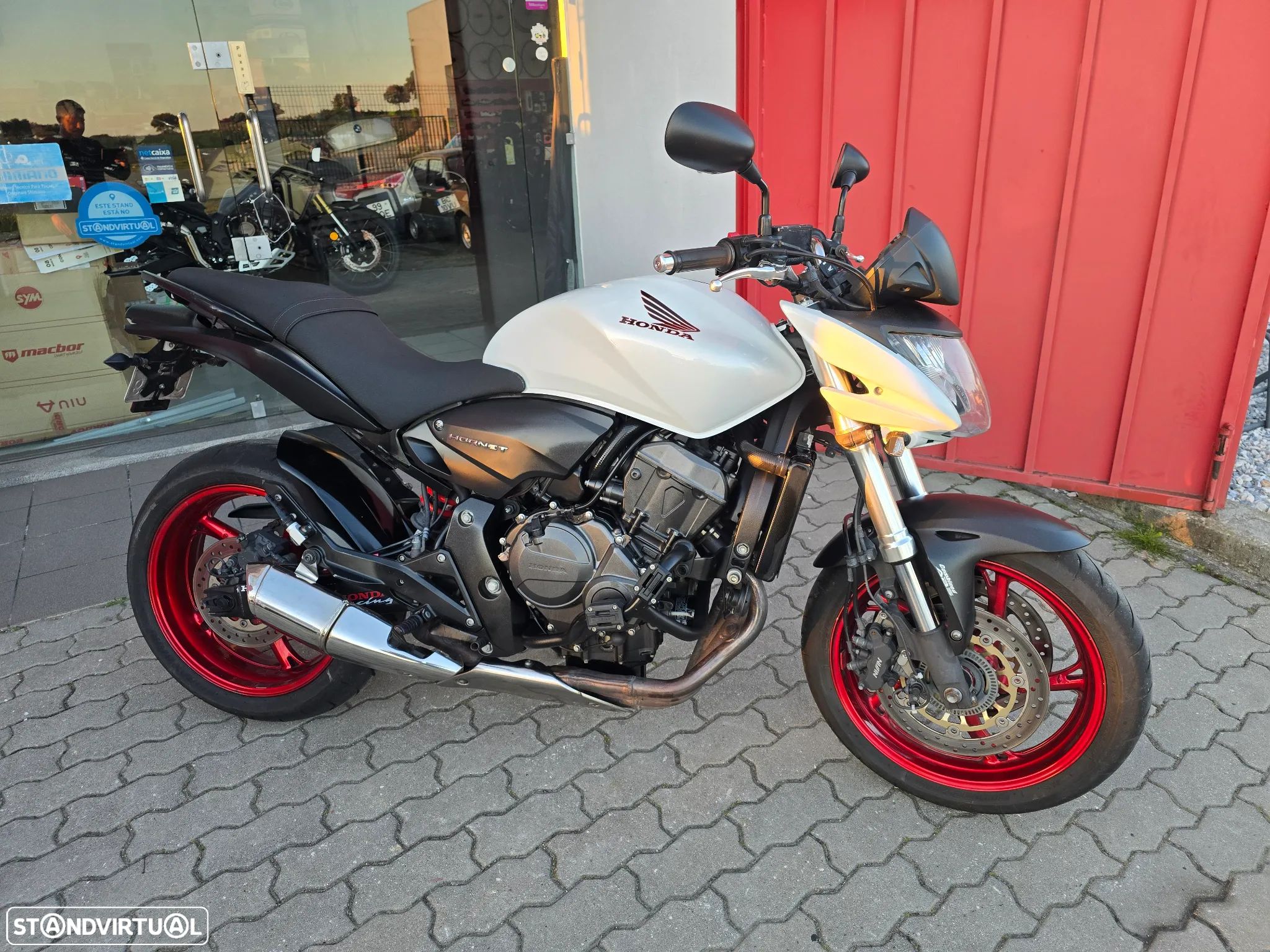 Honda Hornet 600 ABS - 1