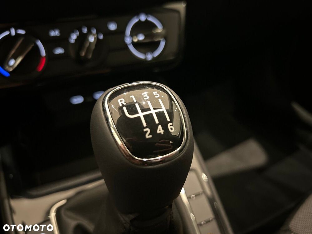 Skoda Fabia 1.0 TSI Drive - 27