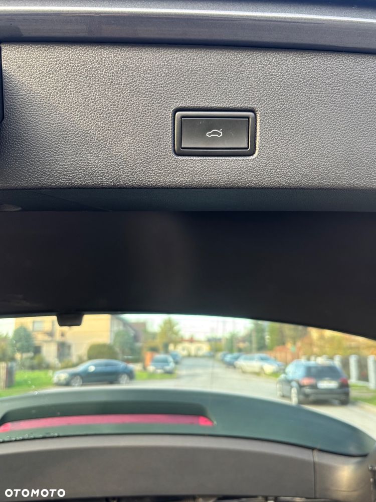 Volkswagen T-Roc - 12