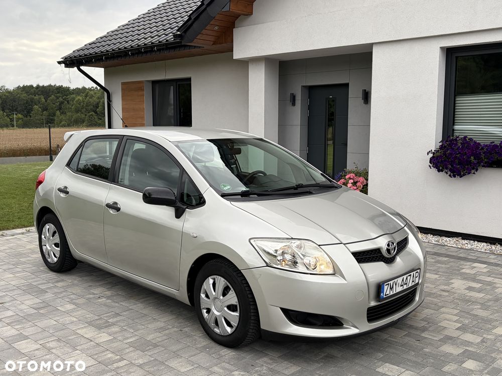 Toyota Auris - 1