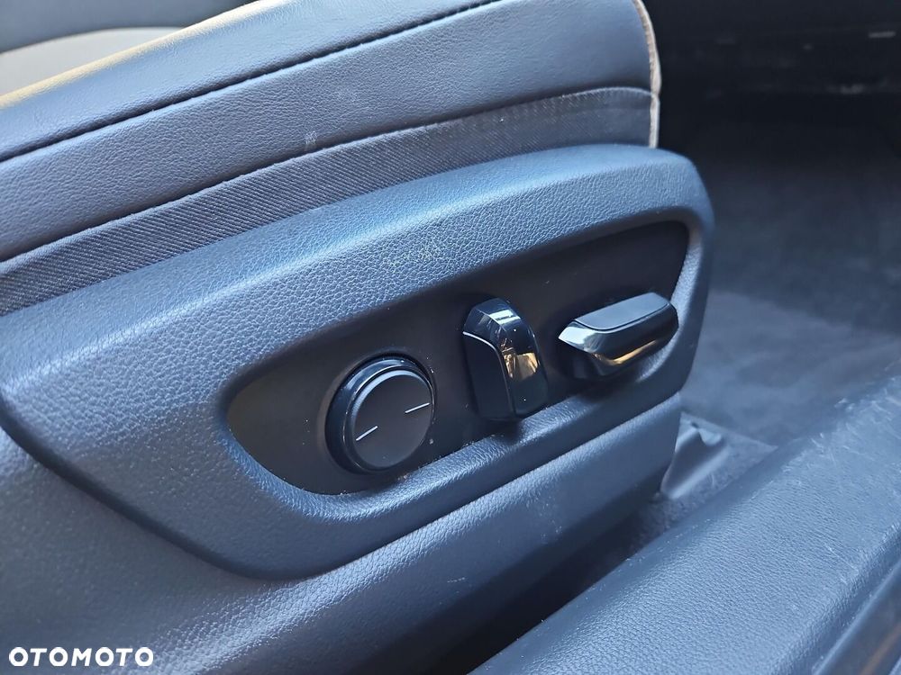 Lexus ES 300h Prestige - 21