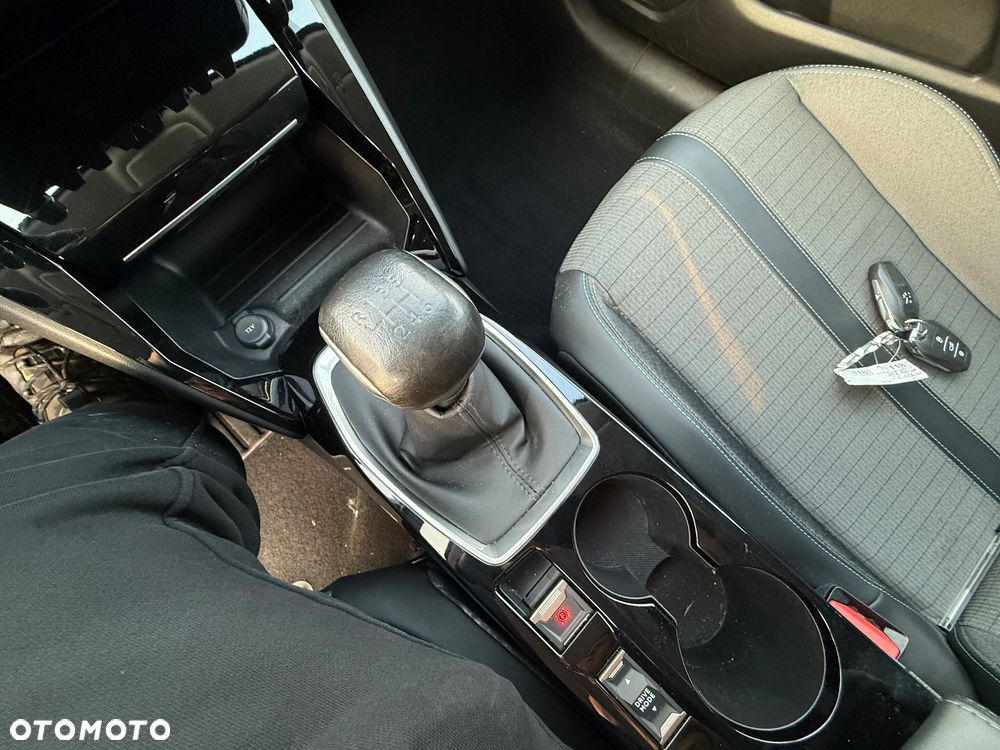 Peugeot 208 PureTech 100 Allure - 23