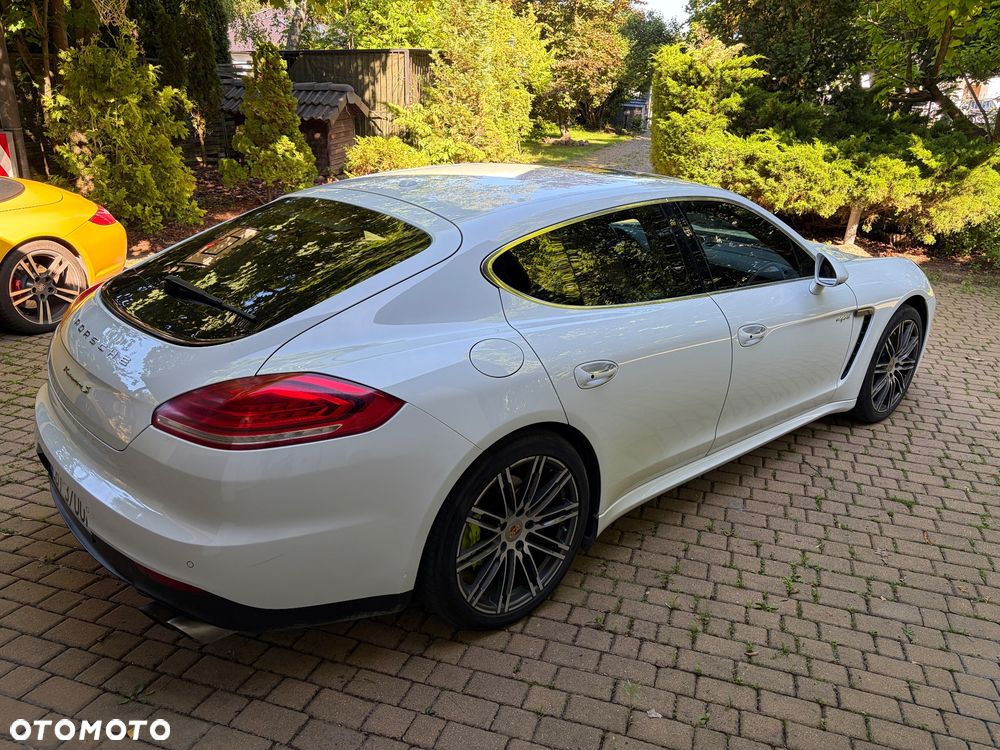 Porsche Panamera - 3