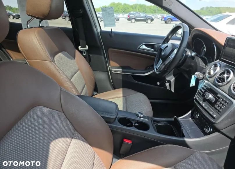 Mercedes-Benz GLA 250 4Matic 7G-DCT AMG Line - 9