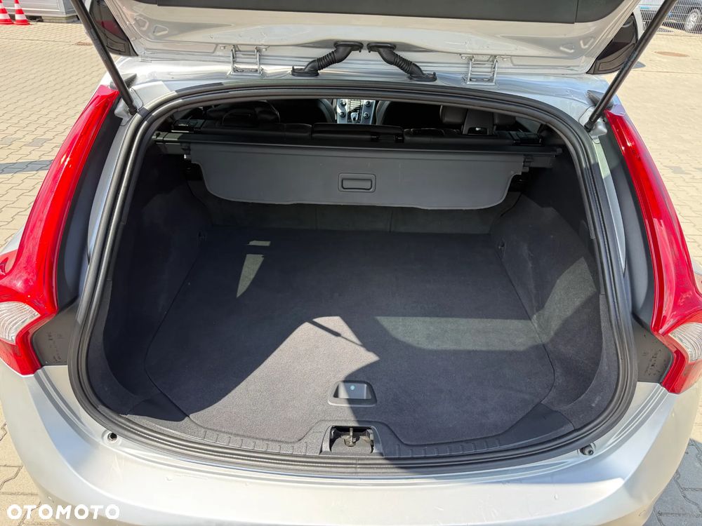 Volvo V60 D3 Drive-E Momentum - 4