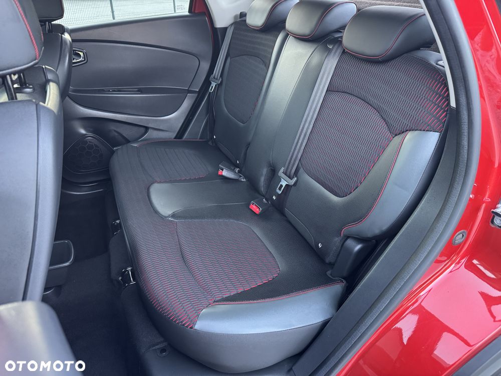 Renault Captur 1.2 TCe Helly Hansen EDC - 30