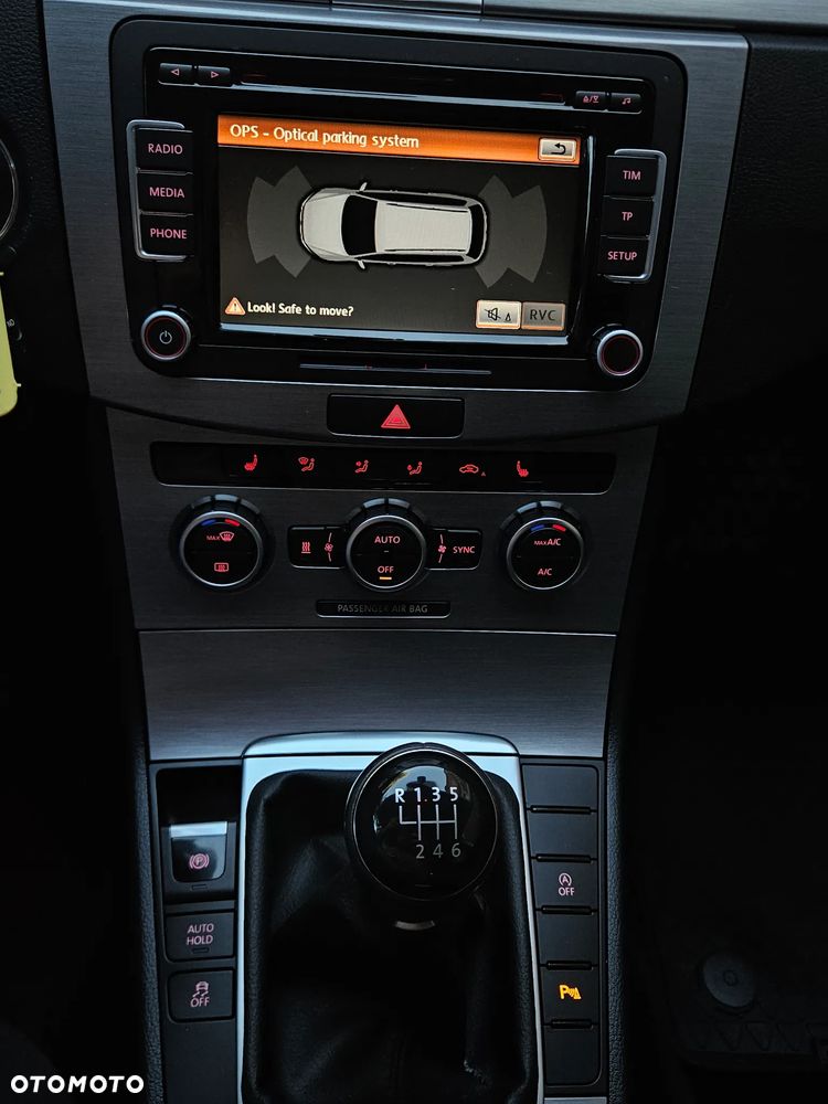 Volkswagen Passat - 30
