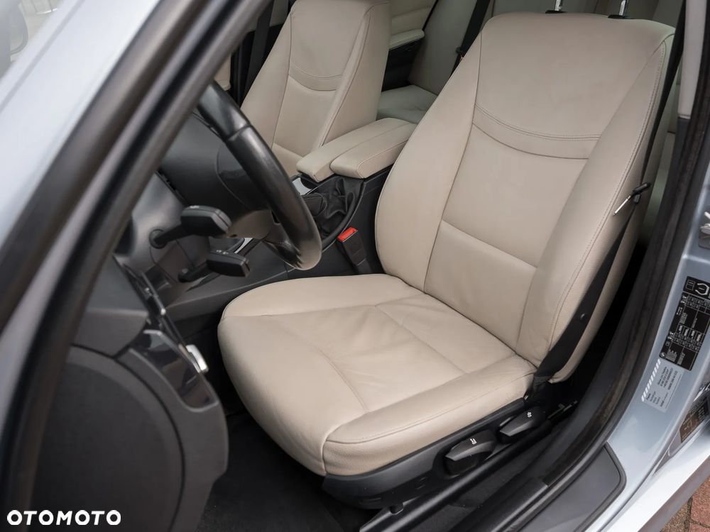 BMW Seria 3 318i Edition Exclusive - 29