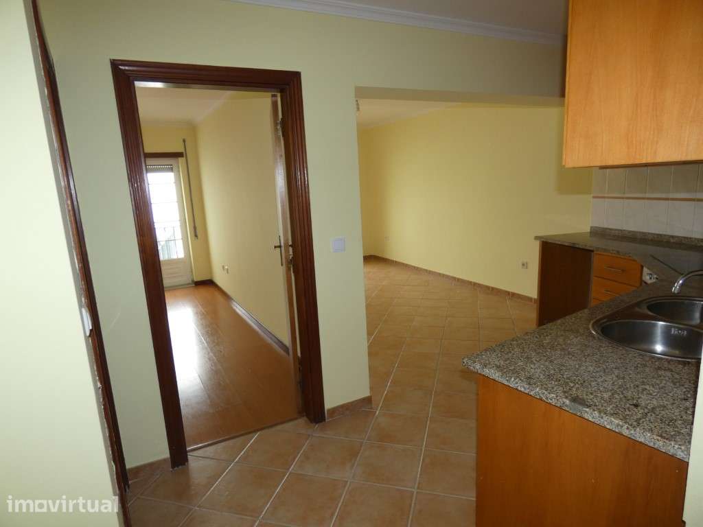 Apartamento 3 Assoalhadas Centro do Fundão 1º Andar - Grande imagem: 3/15