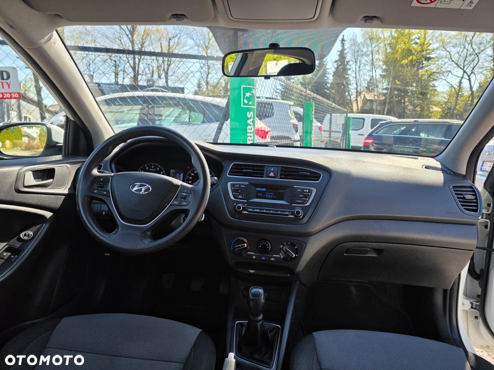 Hyundai i20 1.2 Comfort - 11