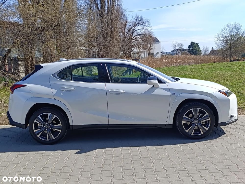 Lexus UX 300h Executive Line - 4