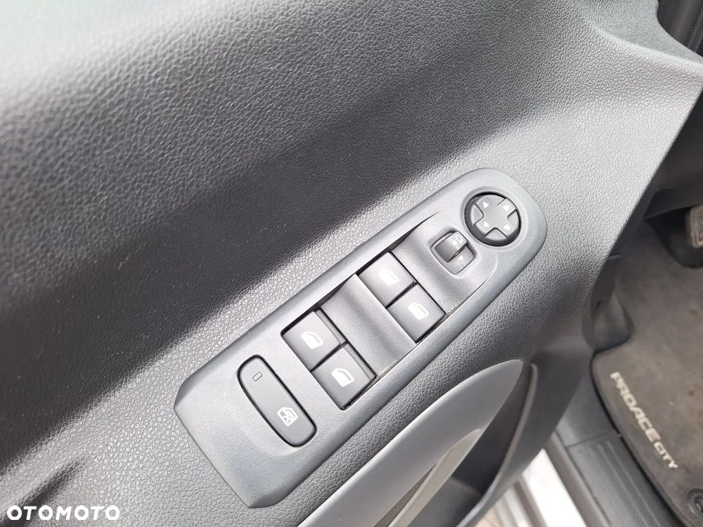 Toyota Proace City Verso Long 1.2 D-4T Family - 12