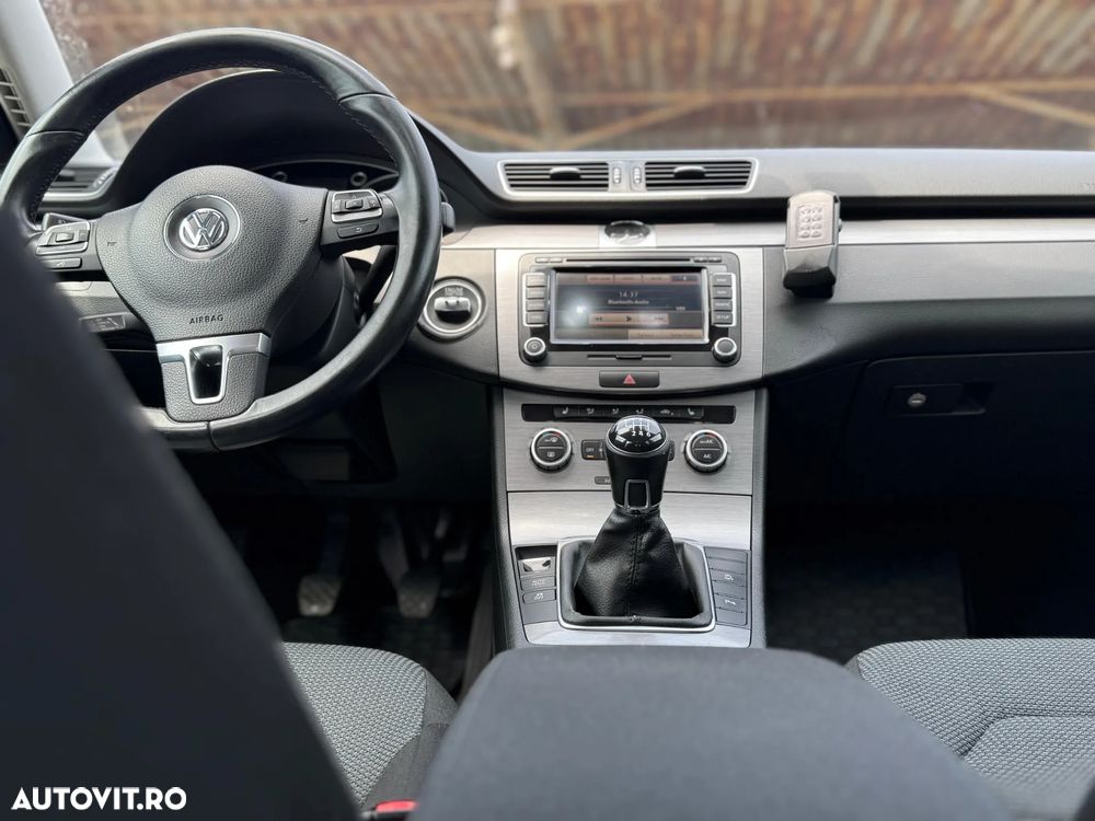 Volkswagen Passat Variant 2.0 TDI Blue TDI Comfortline - 5