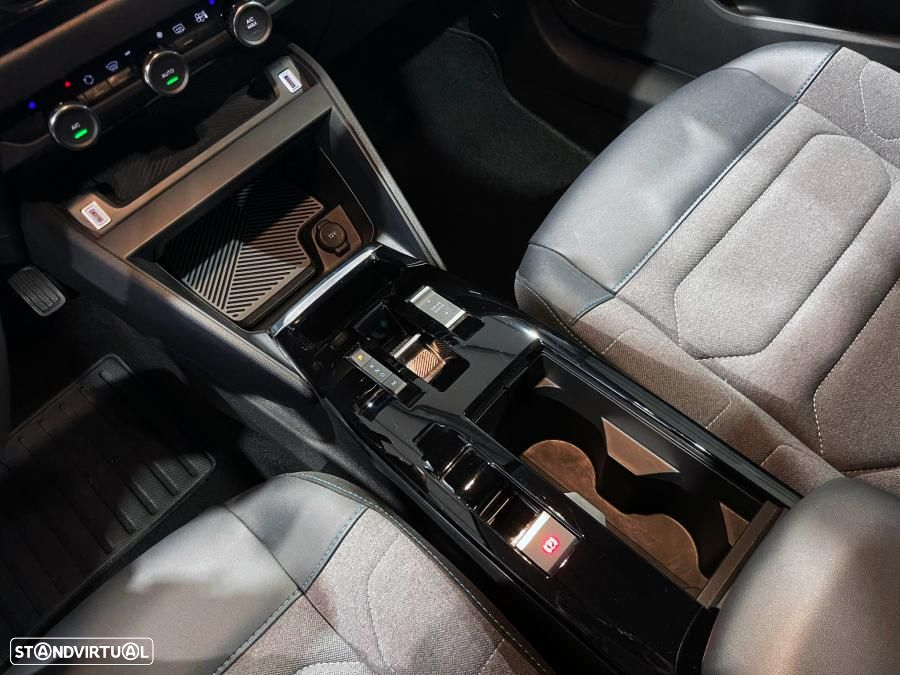 Citroën C4 X 1.2 PureTech Plus EAT8 - 12