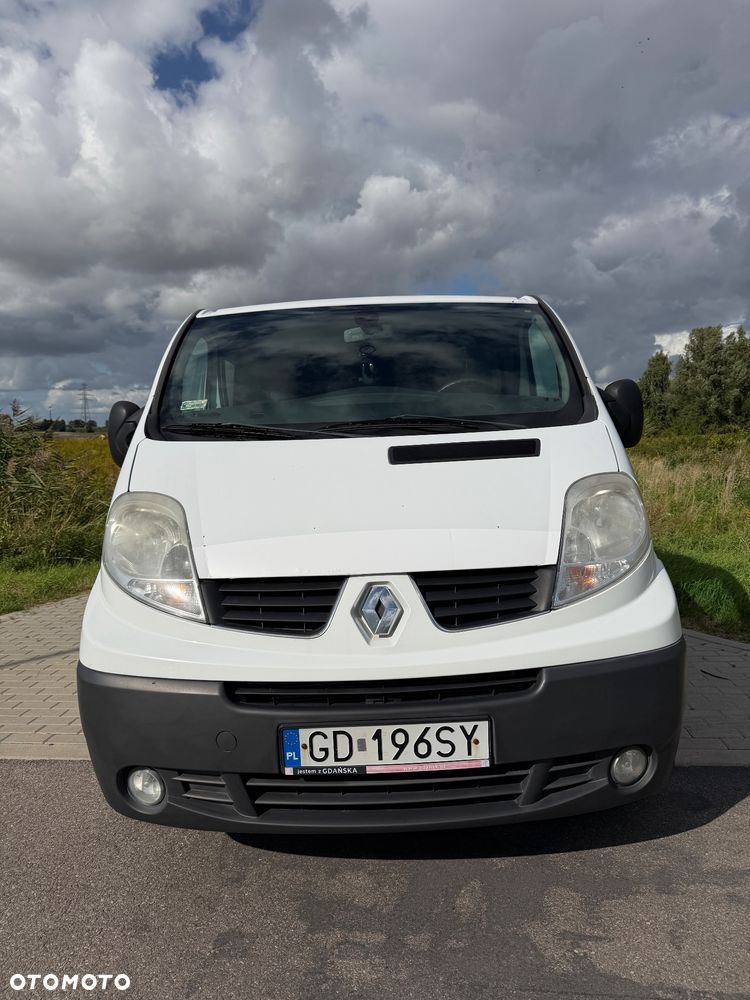 Renault TRAFIC - 2