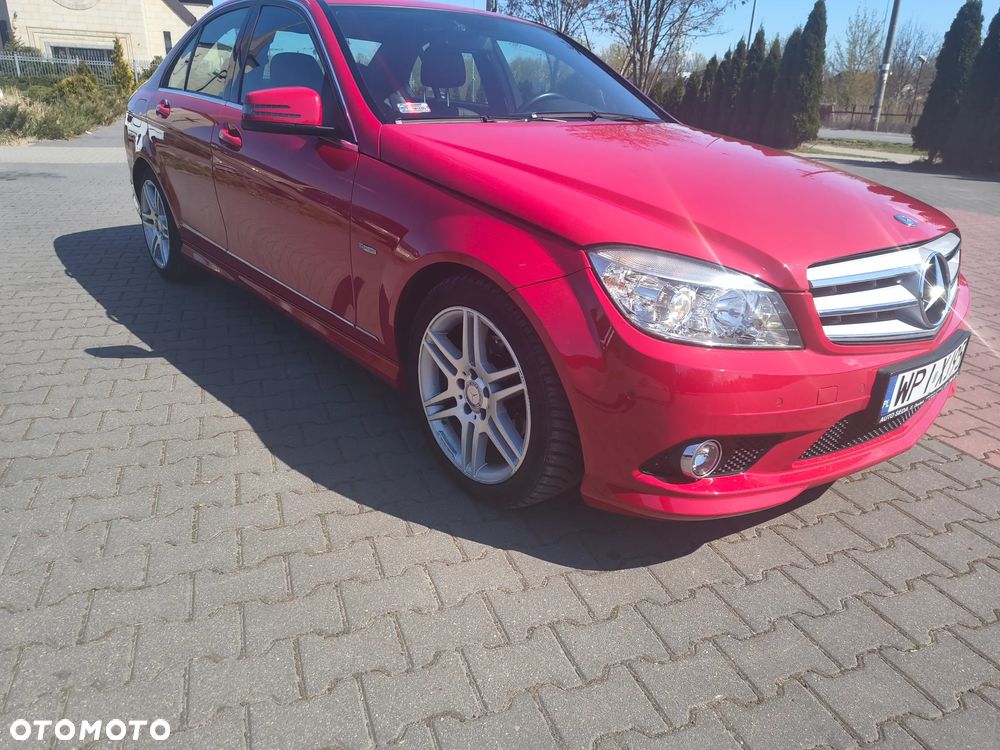 Mercedes-Benz Klasa C 250 CGI BlueEff Avantgarde - 31