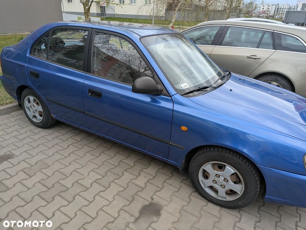 Hyundai Accent 1.5 Comfort - 2