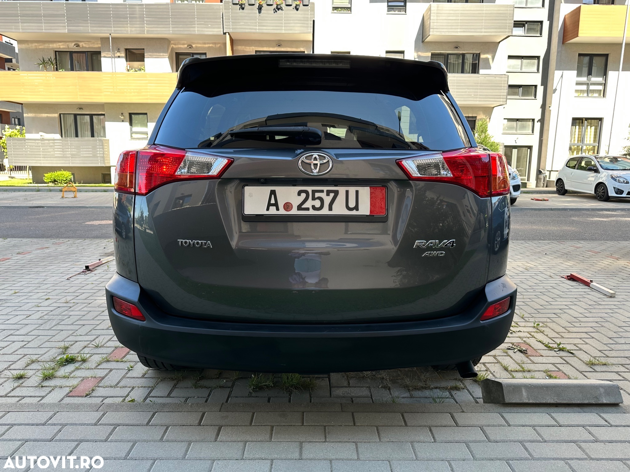 Toyota RAV4 2.0 D-4D 4WD Executive - 11