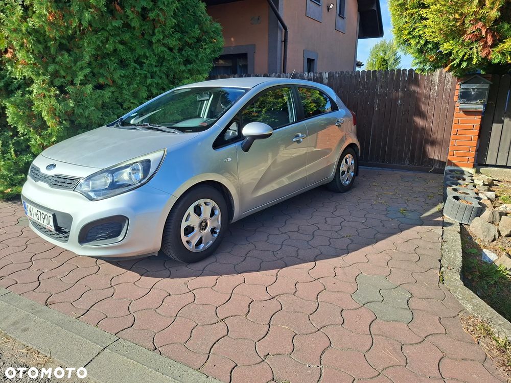 Kia Rio - 16