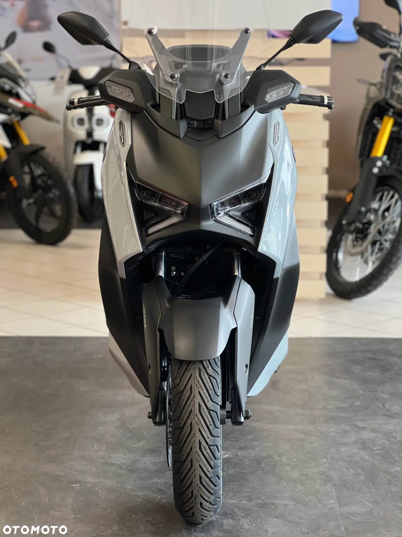 Yamaha X-max - 16