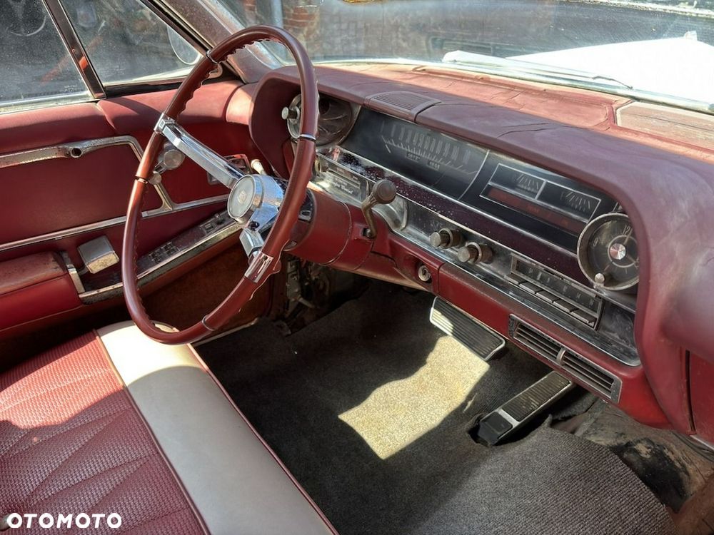 Cadillac Deville - 38