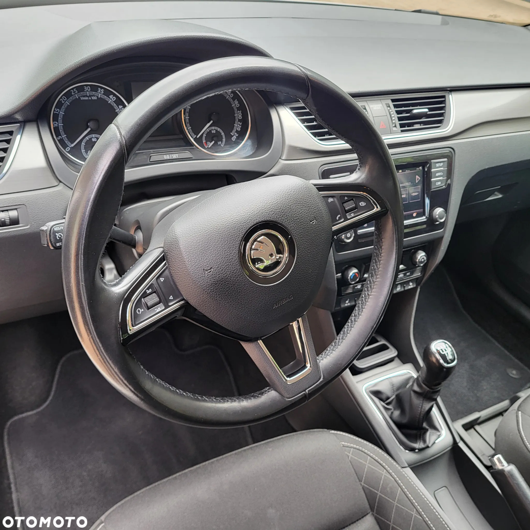 Skoda RAPID - 15