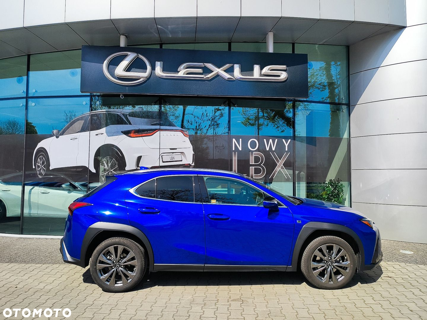 Lexus UX - 12