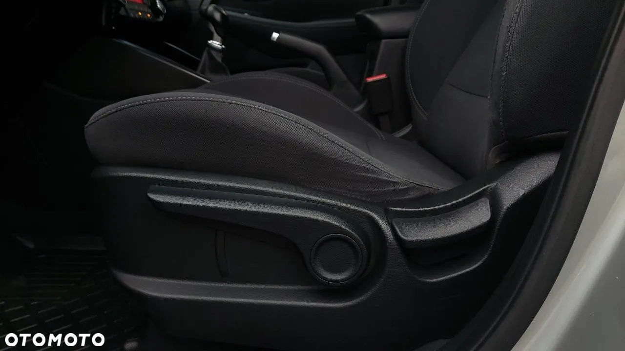 Kia Carens 1.6 GDI M - 15