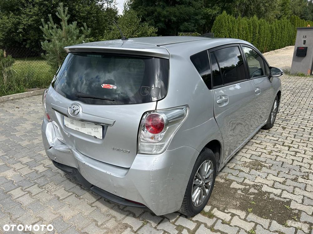 Toyota Verso 1.6 Premium - 6