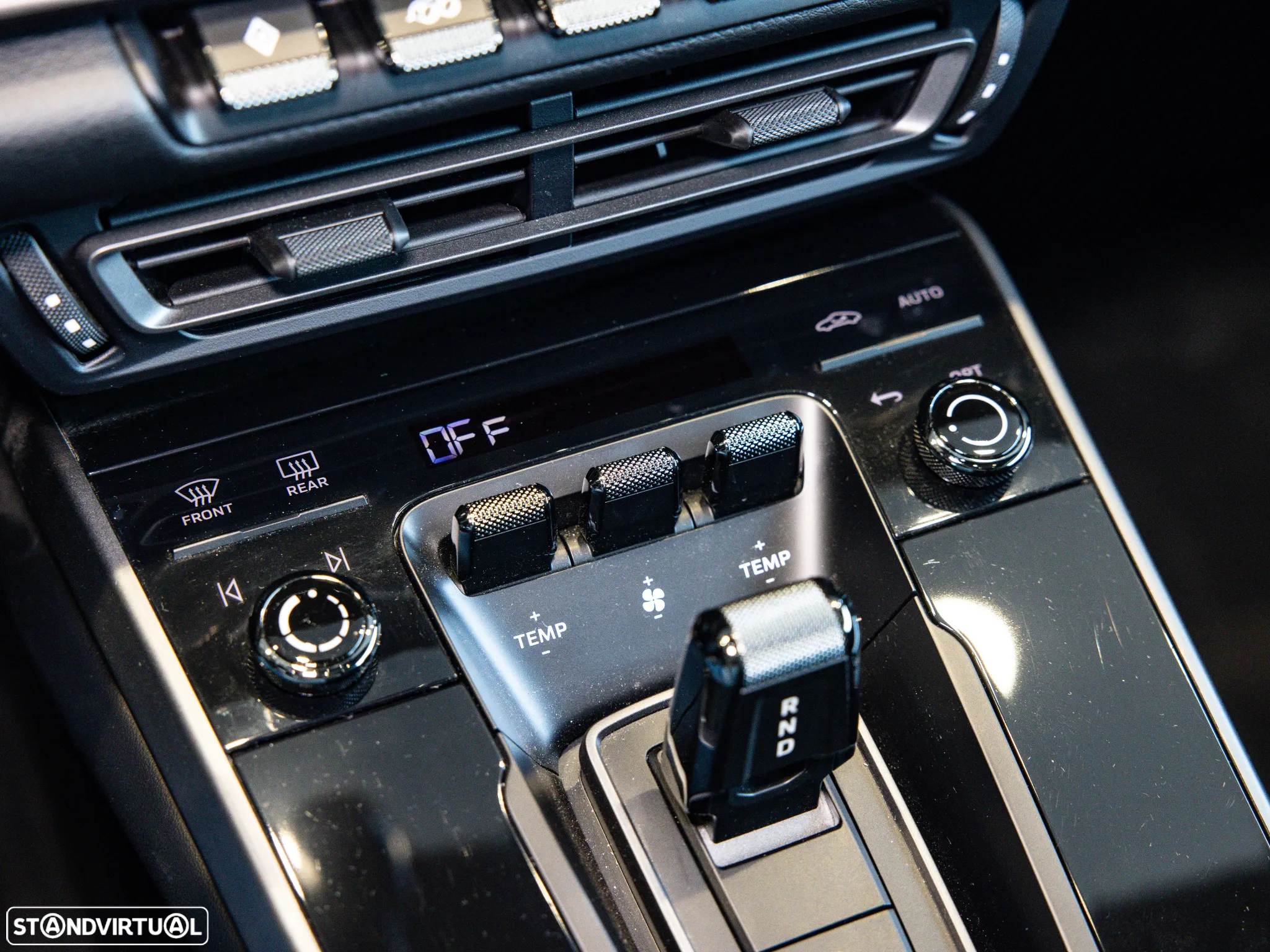 Porsche 911 (992) Carrera PDK - 32