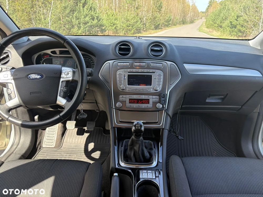 Ford Mondeo 2.0 Ghia X - 9