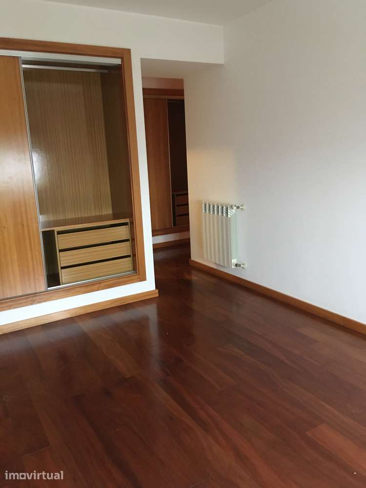 Apartamento T3 usado Glicínias, Aveiro, com lugar de garagem - Grande imagem: 3/11