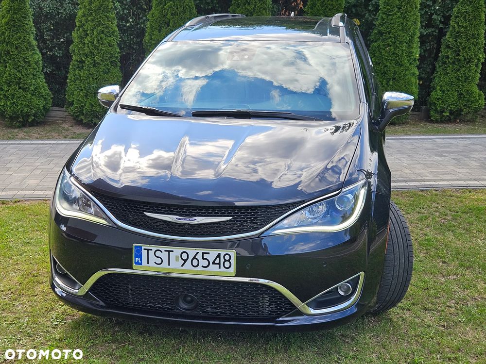 Chrysler Pacifica - 1