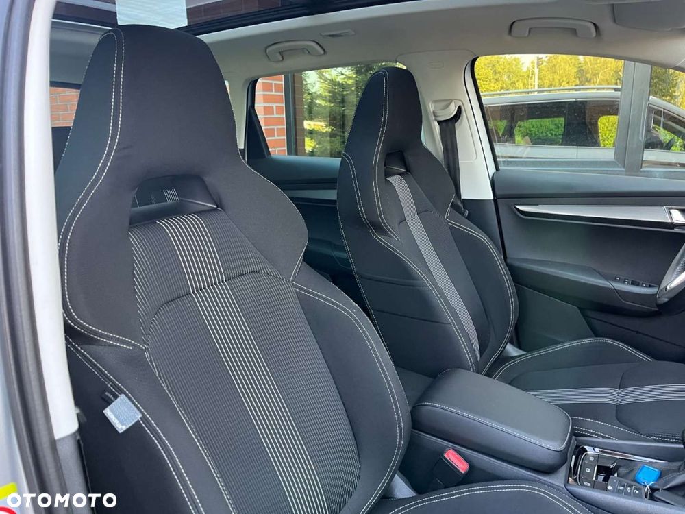 Skoda Karoq 1.5 TSI ACT DSG Tour - 25