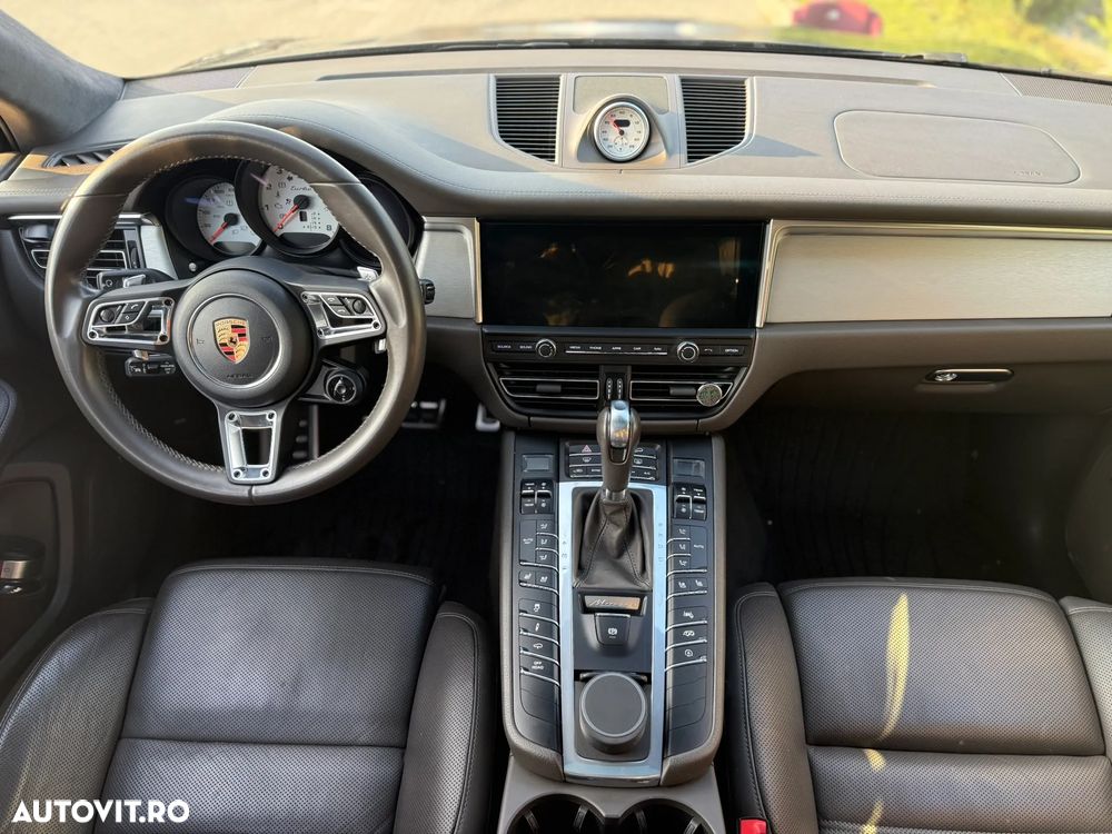 Porsche Macan Turbo PDK - 12