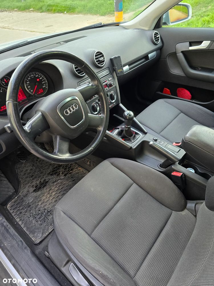 Audi A3 Sportback 1.9 TDI Attraction - 8