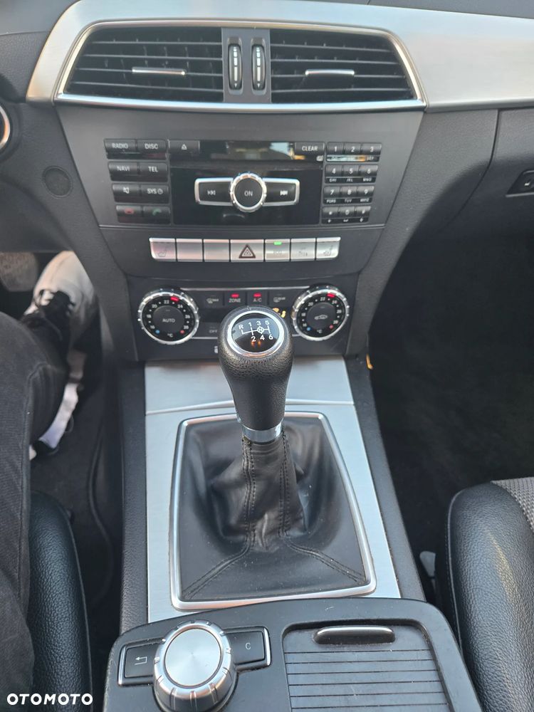 Mercedes-Benz Klasa C 200 CDI DPF (BlueEFFICIENCY) Elegance - 13