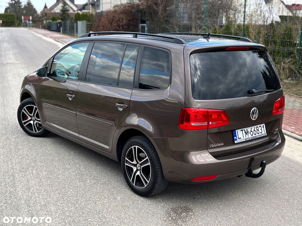 Volkswagen Touran - 23