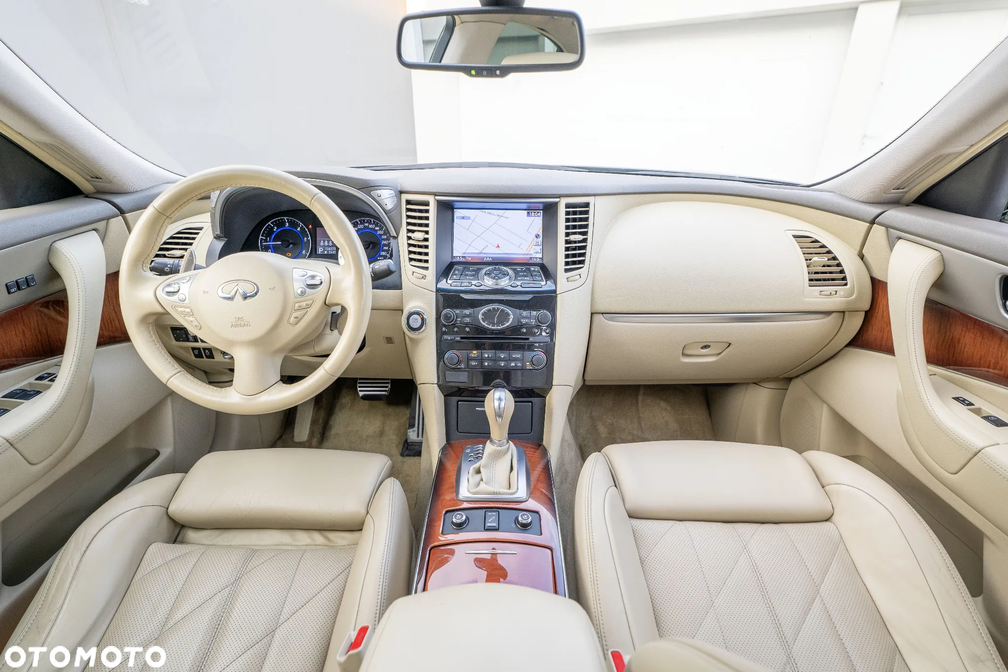 Infiniti QX70 - 2