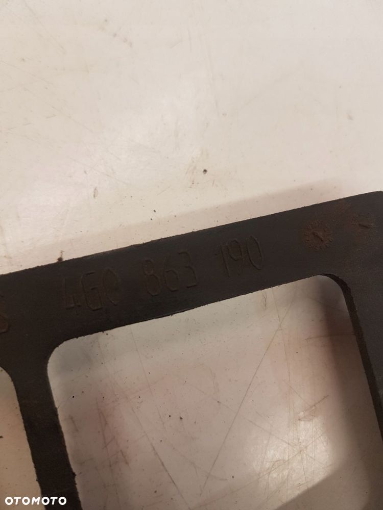 OSŁONA PÓŁOSI PRAWA AUDI A6 C7 4G0863190 - 4