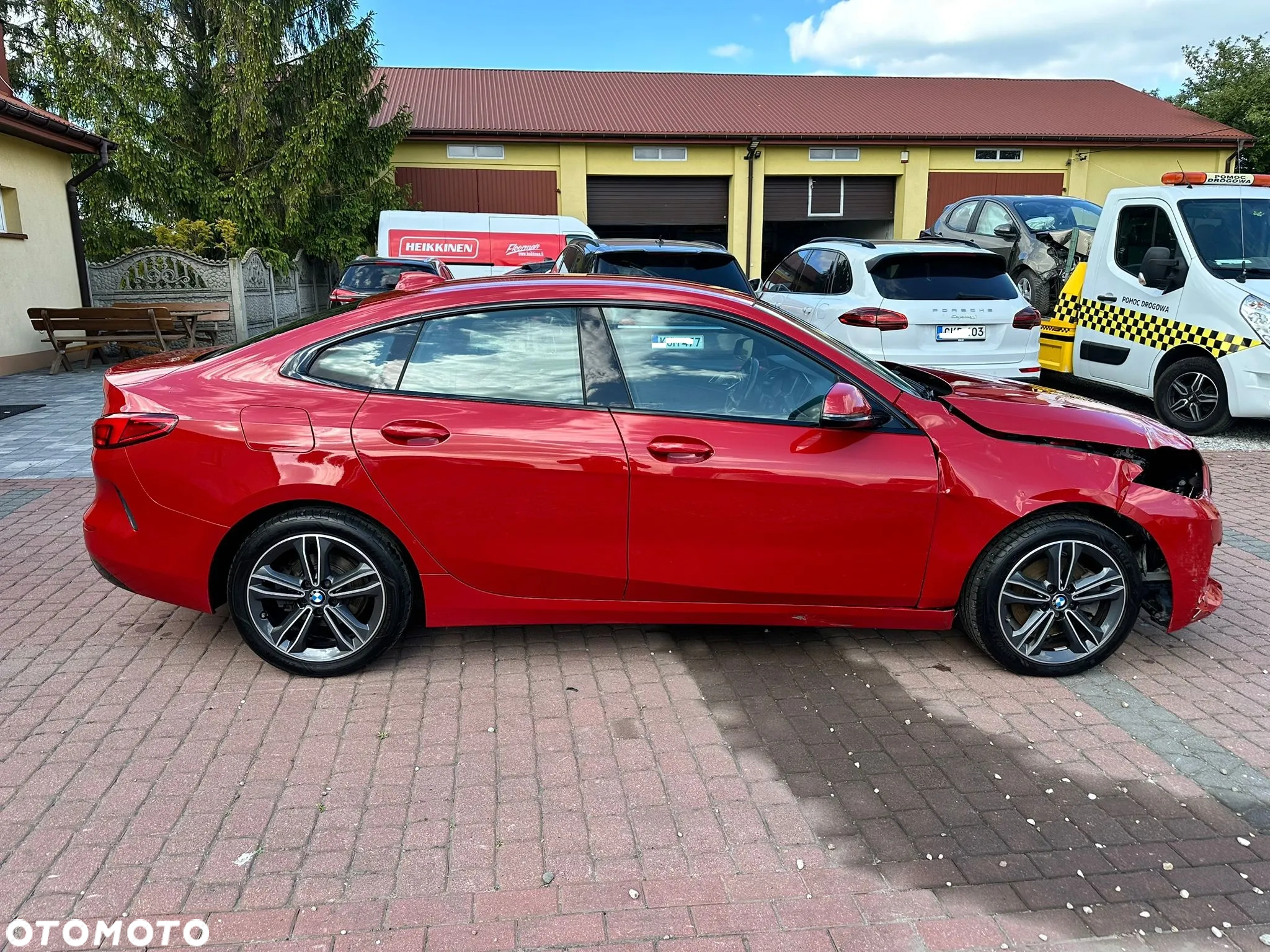 BMW Seria 2 218d - 10