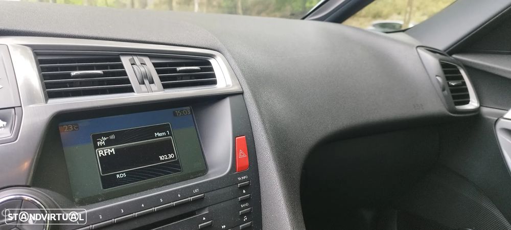 Citroën DS5 e-HDi 115 EGS6 Chic - 12