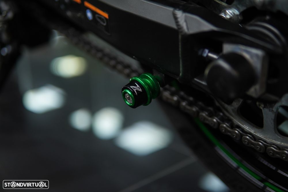 Kawasaki ZR 900 Akrapovic Full Titanium - 25