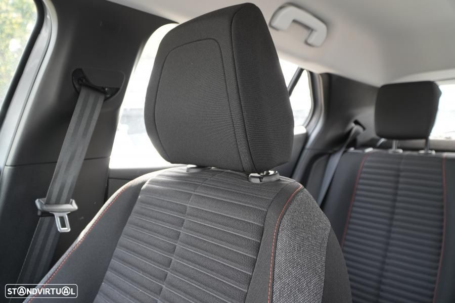 Peugeot 2008 1.2 PureTech Active EAT8 - 13