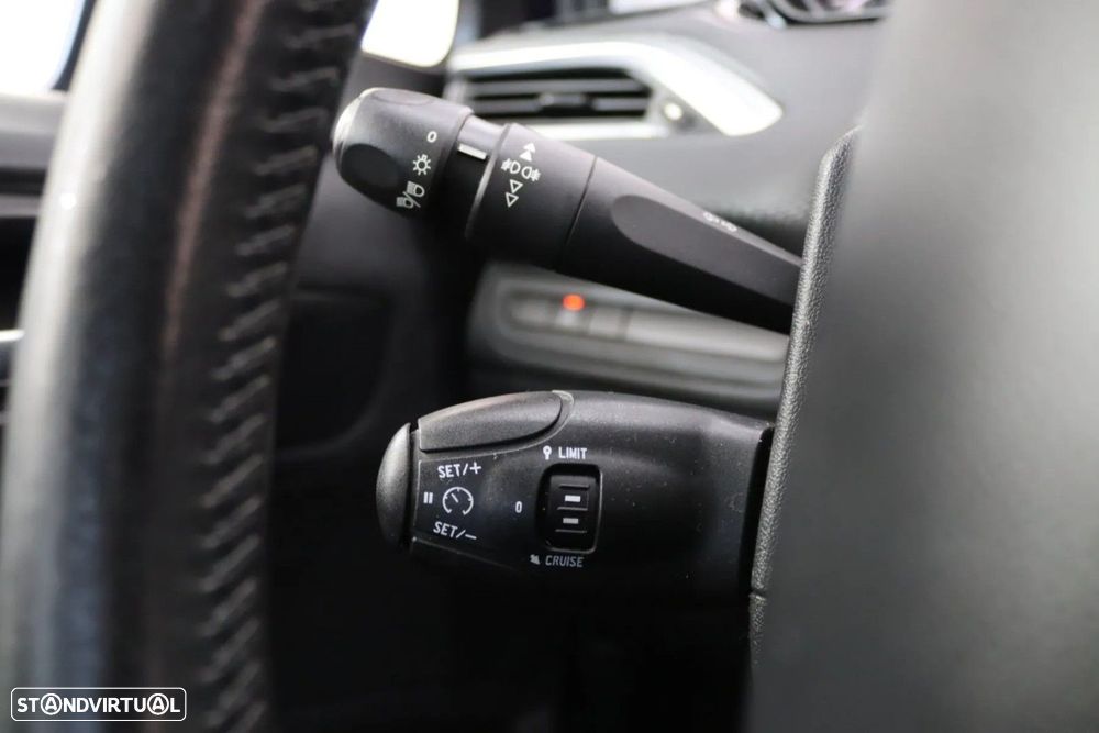 Peugeot 208 1.2 PureTech Active - 12