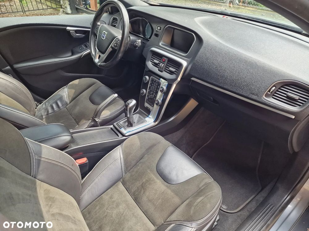 Volvo V40 D2 Drive-E R-Design Kinetic - 26