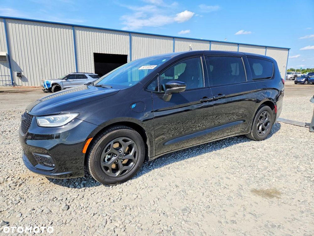 Chrysler Pacifica - 2