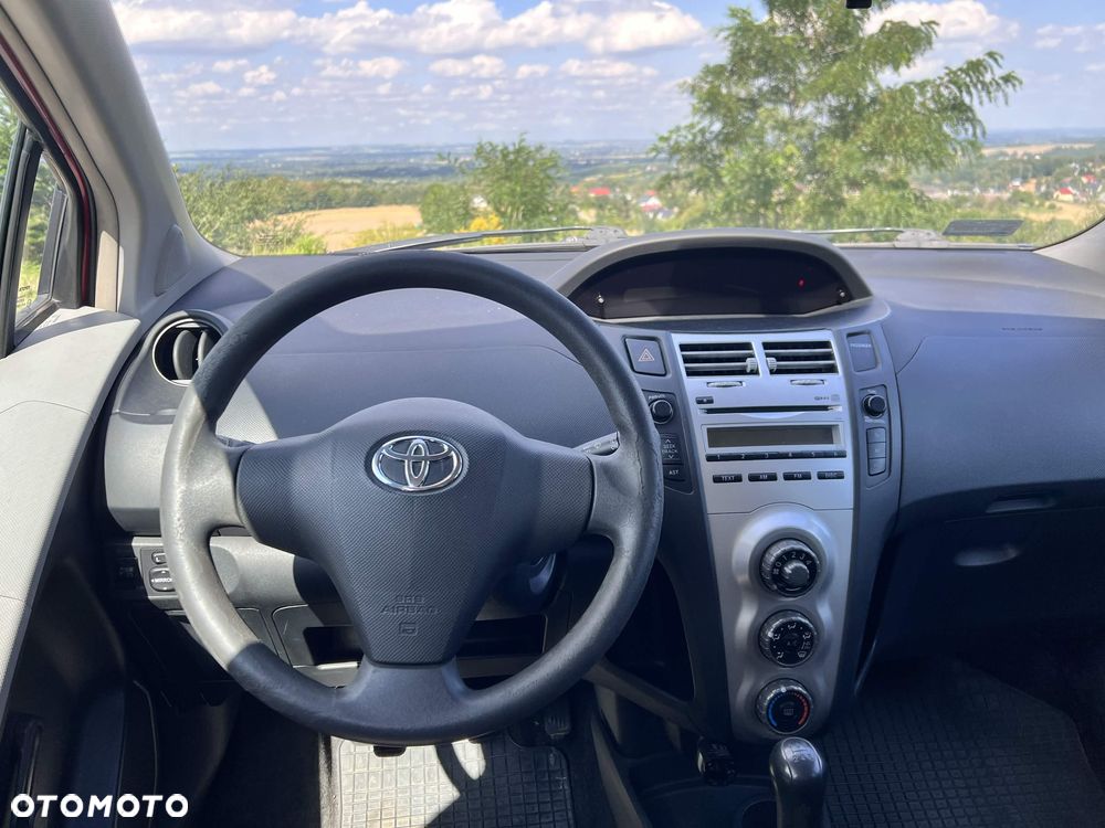 Toyota Yaris 1.3 Terra Polaris - 10