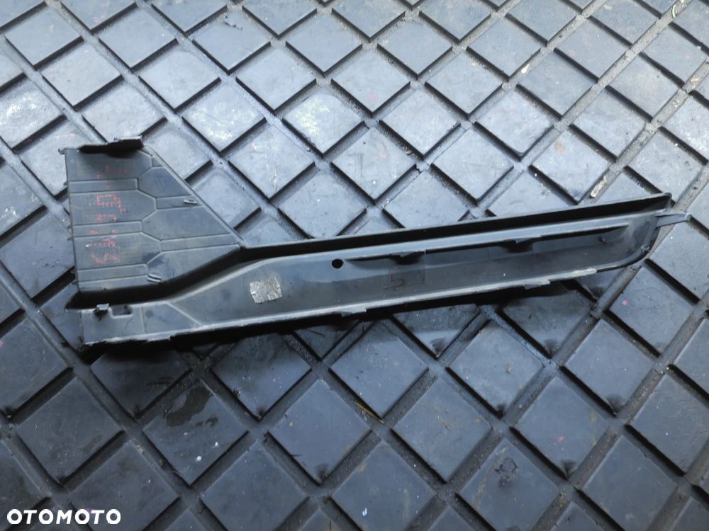 Skoda Rapid kratka zderzaka prawa 5JA807682A - 2